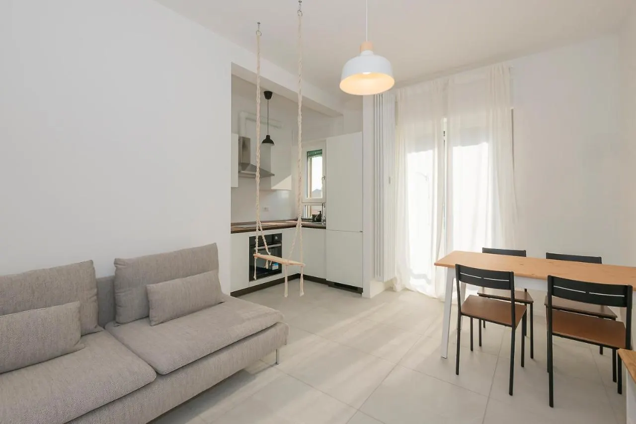 I Host Apartment - D'Agrate 19 Milán