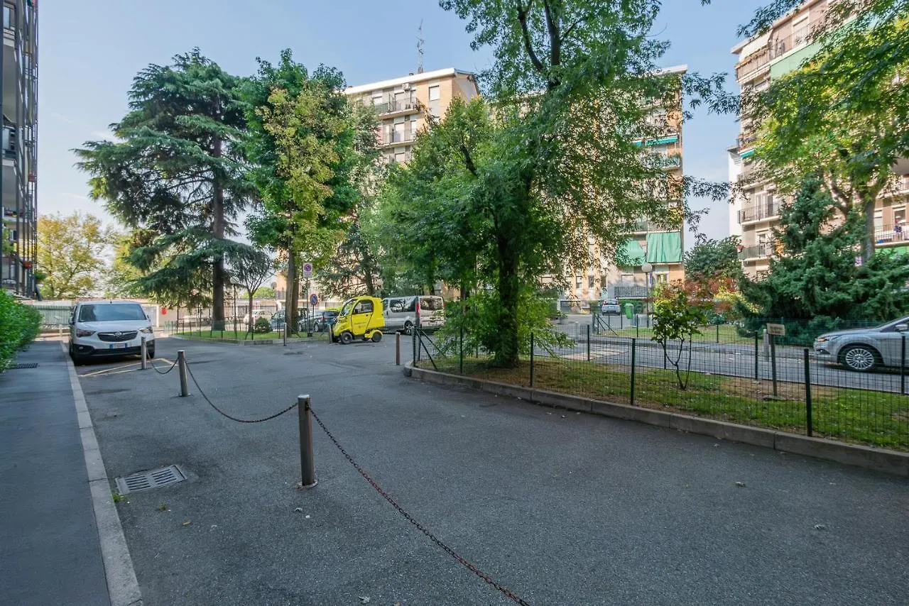 I Host Apartment - D'Agrate 19 Milán