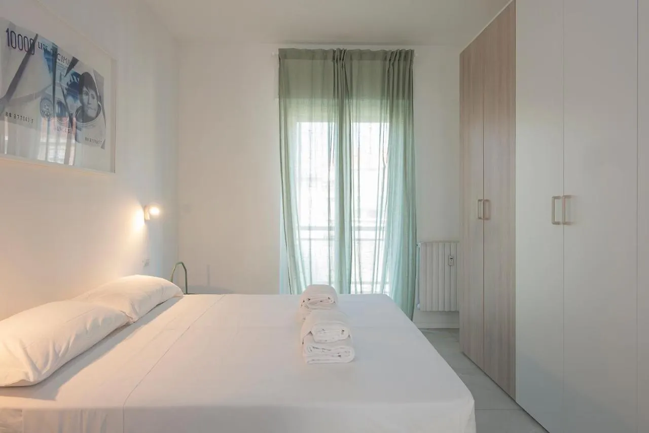I Host Apartment - D'Agrate 19 Milán