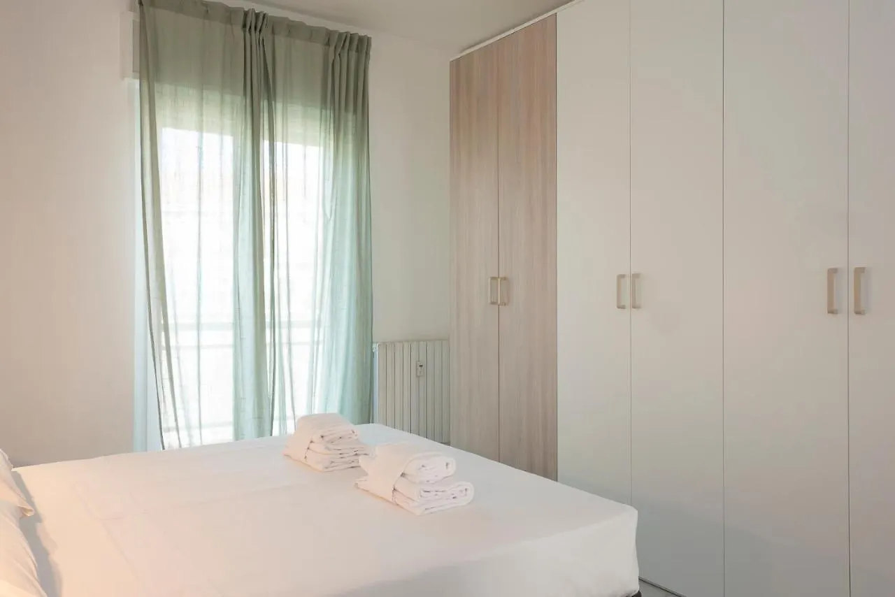 I Host Apartment - D'Agrate 19 Milán