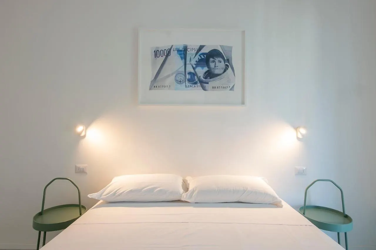 I Host Apartment - D'Agrate 19 Milán