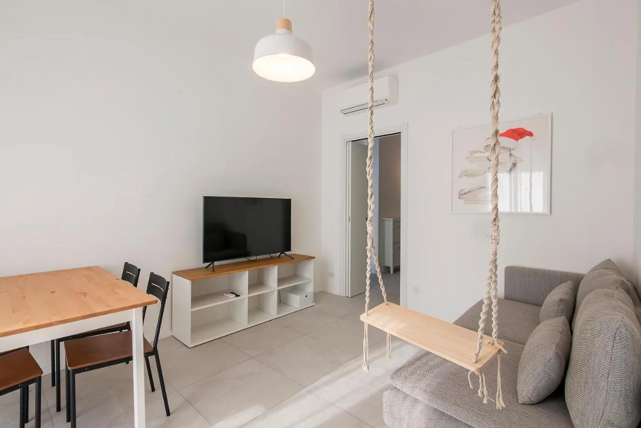I Host Apartment - D'Agrate 19 Milán